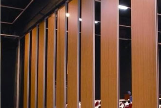 Movable acoustic partition wall guide covering STC ratings, sound insulation and commercial applications
